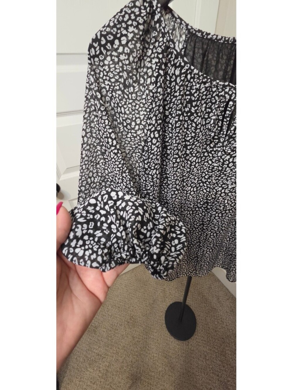 Women's Black and White Long Sleeve Blouse, Size M - Picture 7 of 11